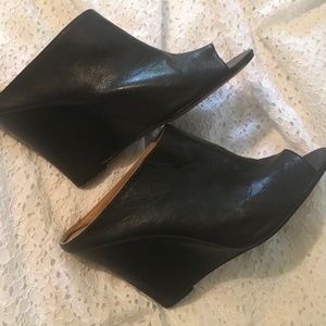 Nine West Black Size 8.5 Leather Wedge